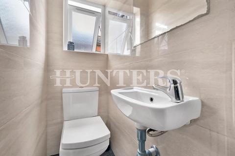 17 Winchelsea Road, London, N17 6XJ