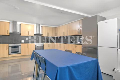 17 Winchelsea Road, London, N17 6XJ