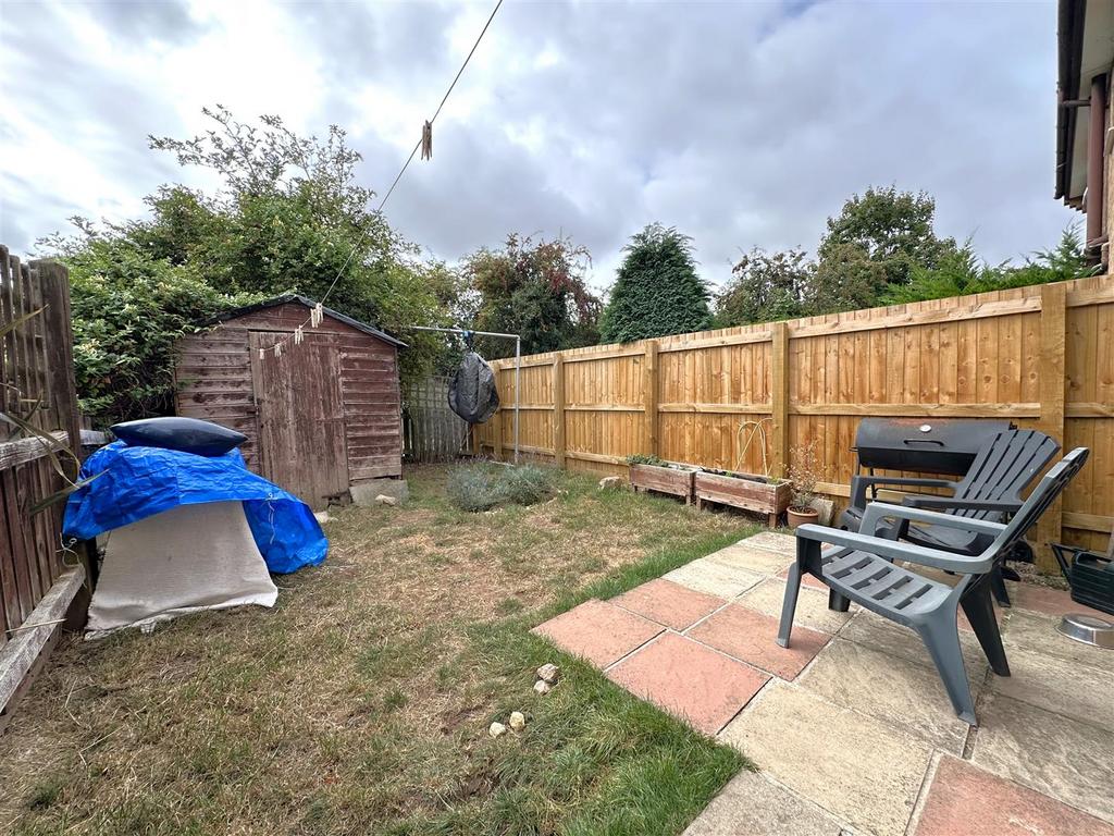 Enclosed Rear Garden 605