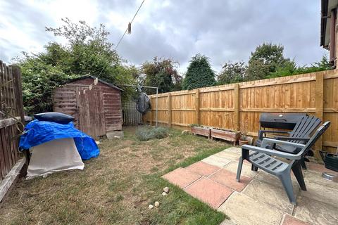 undefined, Sawyers Close, Newark