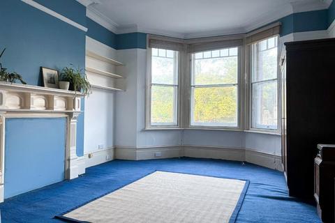 4 bedroom flat for sale, London NW6
