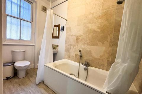 4 bedroom flat for sale, London NW6
