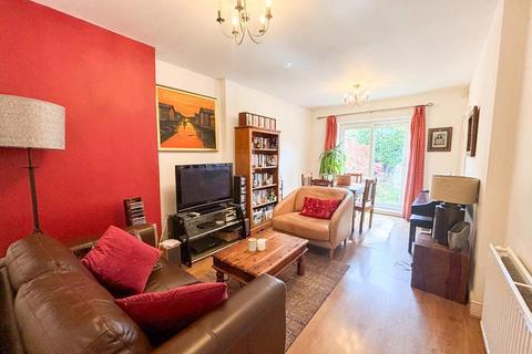 2 bedroom flat for sale, London NW2