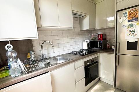 2 bedroom flat for sale, London NW2