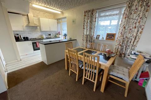 undefined, South Hornchurch RM13