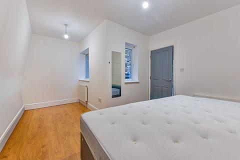 2 bedroom flat for sale, Blackstock Road, Finsbury Park, London, N4