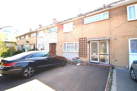 3 bedroom terraced house to rent, Melfield Gardens, London, SE6