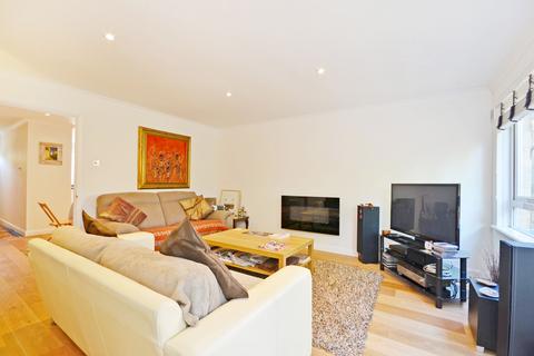 3 bedroom maisonette for sale, Brecknock Road, London N7