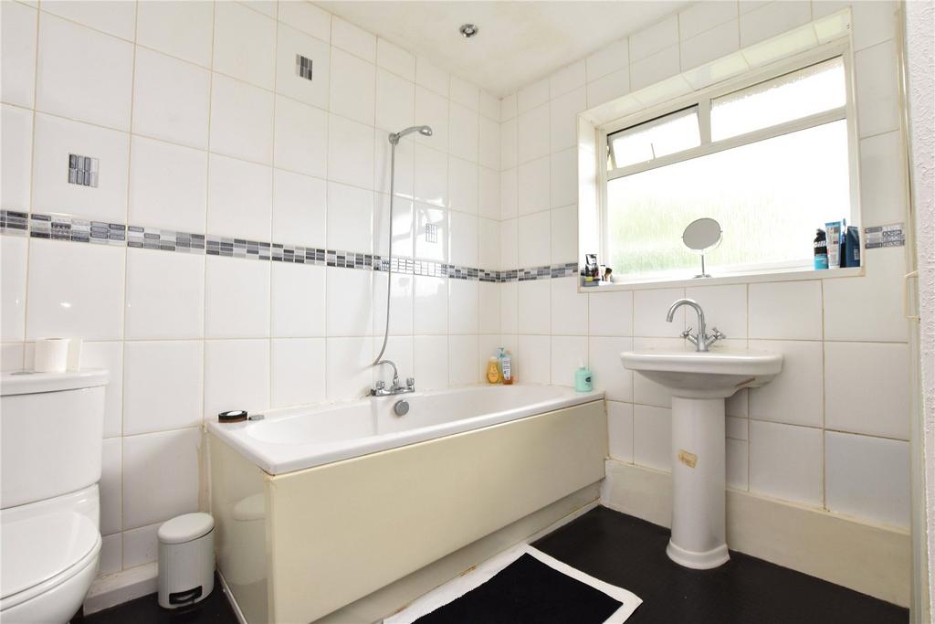 Ringwood Crescent, Leeds, West Yorkshire - View 4
