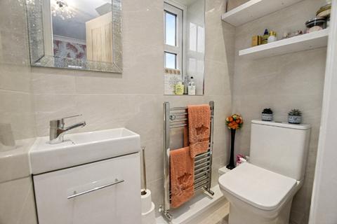3 bedroom detached house for sale, High Keep Fold, Hall Green, Wakefield, West Yorkshire