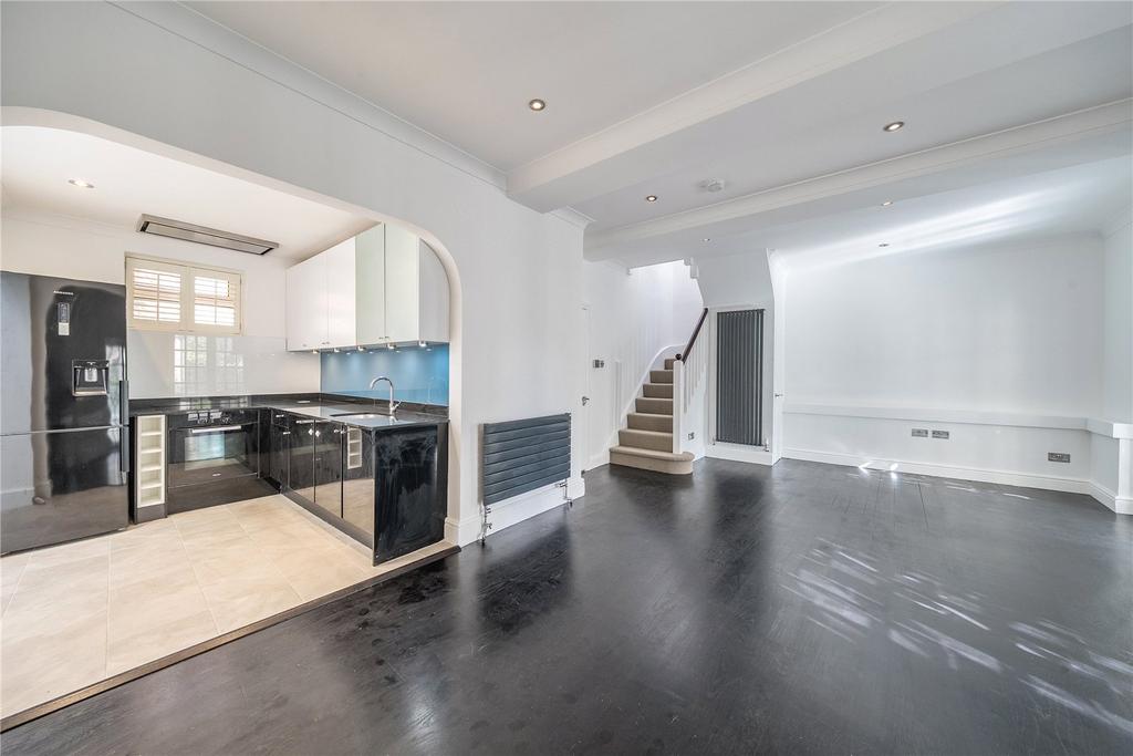 Kitchen / Dining