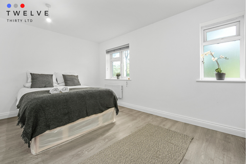 undefined, Modern Studios at Kings Road | Bills Included | 10 Mins to Norwood Junction