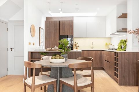 4 bedroom terraced house for sale, Rosewood Collection, Lynwood Close, South Woodford, London, E18