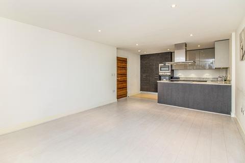 3 bedroom flat to rent, Bromyard Avenue, London W3