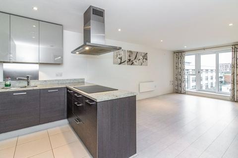 3 bedroom flat to rent, Bromyard Avenue, London W3