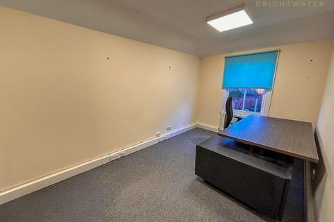 Office to rent, 2 Southampton Rd Ringwood BH24 1HY