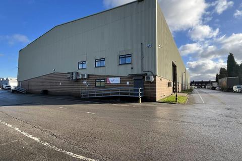 Warehouse to rent, Arrow Trading Estate, Corporation Rd Manchester M34 5LR