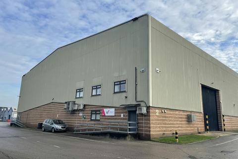 Warehouse to rent, Arrow Trading Estate, Corporation Rd Manchester M34 5LR