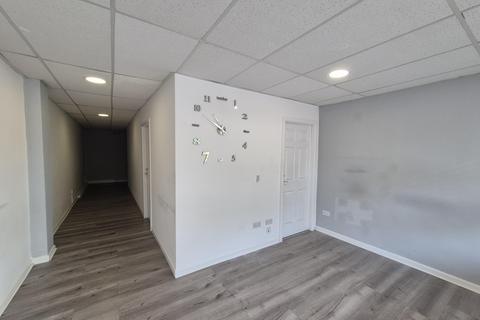 Retail property (high street) to rent, 7 Treeview Ct Liverpool L31 3HF