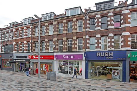 Restaurant to rent, 69 St Johns Rd London SW11 1QX