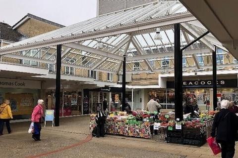 Property to rent, North Row Warminster BA12 9BT
