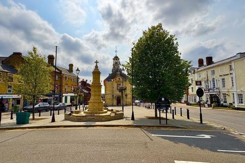 Restaurant to rent, Market Pl Brackley NN13 7AB