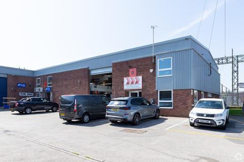 Warehouse to rent, Willowbrook Rd Worthing BN14 8NA