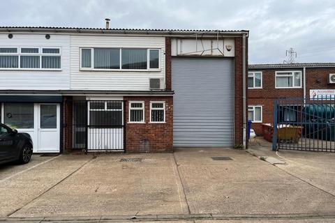 Industrial unit to rent, Grange Farm Rd Colchester CO2 8JW