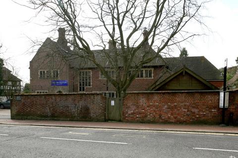 Office to rent, 92 High St East Grinstead RH19 3DE