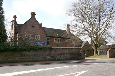 Office to rent, 92 High St East Grinstead RH19 3DE