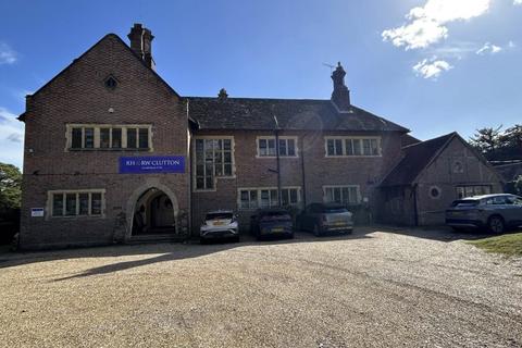 Office to rent, 92 High St East Grinstead RH19 3DE