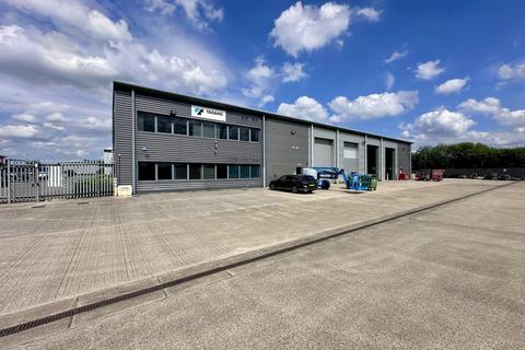 Industrial development to rent, 14 Drakes Dr Long Crendon HP18 9BA