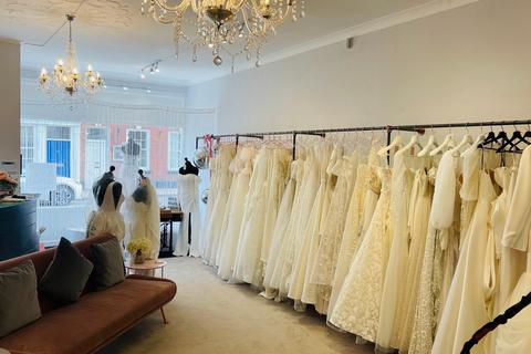 Retail property (high street) to rent, 13-15 Jury St Warwick CV34 4EH