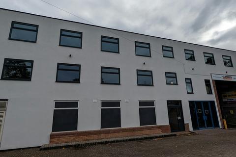 Distribution warehouse to rent, 207-209 Torrington Ave Coventry CV4 9AP