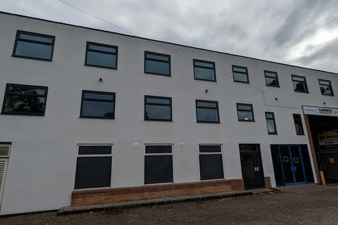 Distribution warehouse to rent, 207-209 Torrington Ave Coventry CV4 9AP
