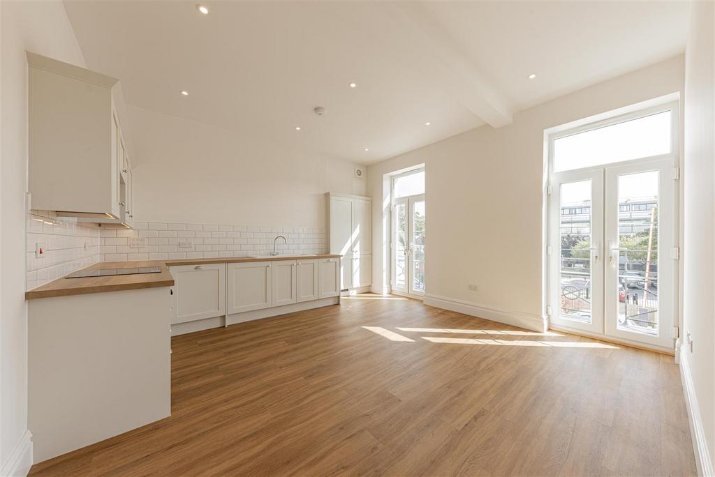 Flat 5 Pleydell Gardens for Sale by Guildcrest Est