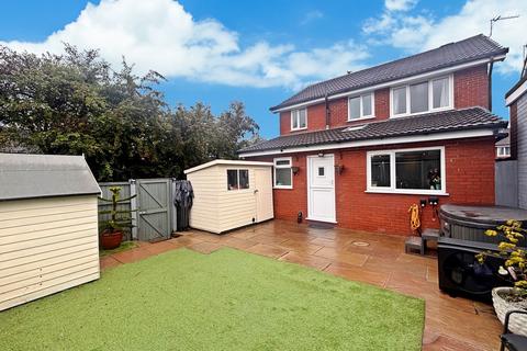 4 bedroom detached house for sale, Winterton Close, Westhoughton, BL5