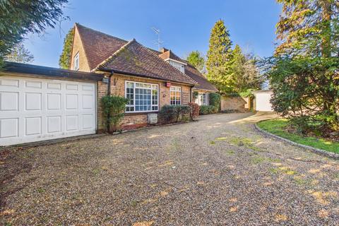 3 bedroom detached house for sale, Howards Thicket, Gerrards Cross, Buckinghamshire, SL9