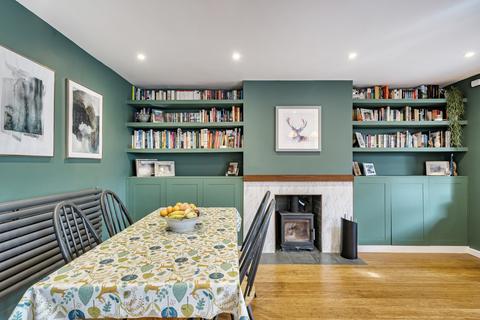 12 Busbys Close, Clanfield, Bampton, OX18 2RD