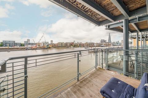 2 bedroom flat to rent, Wapping High Street, London E1W