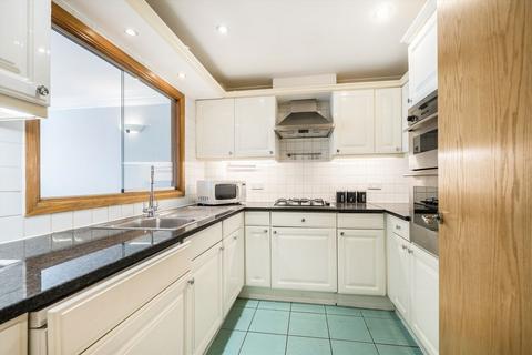 2 bedroom flat to rent, Wapping High Street, London E1W