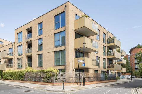 Sam King Walk, London