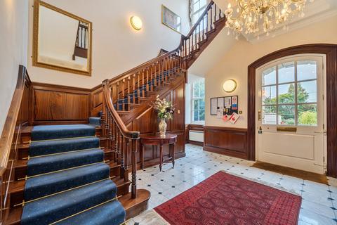 3 bedroom flat for sale, Portsmouth Road, Godalming GU8