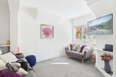 21 Helena Road, Windsor, SL4 1JN