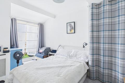 21 Helena Road, Windsor, SL4 1JN