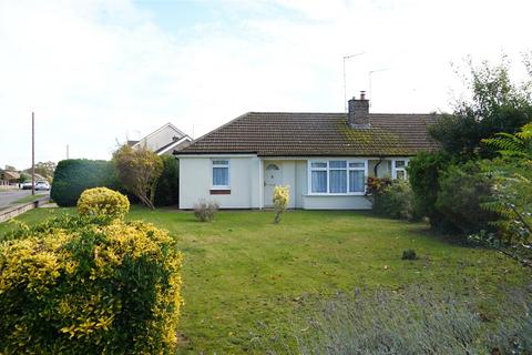 2 bedroom bungalow for sale, Fleming Avenue, Mildenhall, Bury St. Edmunds, Suffolk, IP28