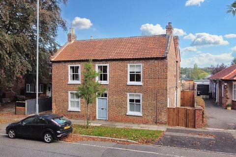 2 bedroom semi-detached house for sale, Coniscliffe Road, Darlington, DL3