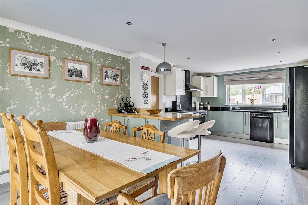 1355457-16-68cbd1f2070c8.jpg