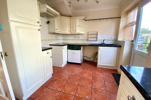 2 bedroom terraced house to rent, Broad Street, Cannock WS11