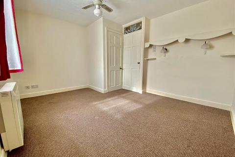 2 bedroom terraced house to rent, Broad Street, Cannock WS11